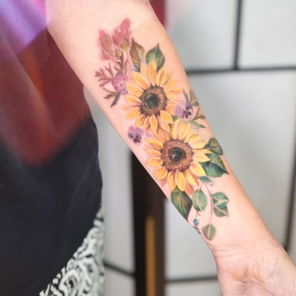 Floral colour tattoo, Jesska Hannigan